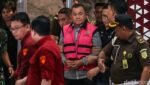 Dua Mantan Wakil Kepala BGN Resmi Diborgol dan Berompi Pink Menyusul Dadan Hindayana