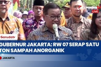 Gubernur Jakarta Pramono Anung Tinjau RW Percontohan Pengelolaan Sampah di Joglo