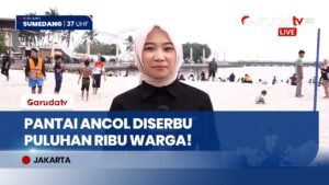 Seru Banget! Intip Kemeriahan Puluhan Ribu Wisatawan Serbu Pantai Ancol Pagi Ini