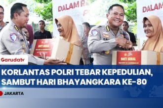 Jelang Hari Bhayangkara ke-80, Korlantas Polri Berbagi 500 Paket Sembako untuk Warga Cikeas