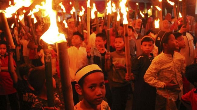 Sejarah dan Makna Pawai Obor 1 Muharram, Tradisi Syiar yang Tak Lekang Oleh Waktu