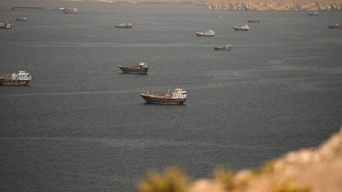 Kapal Diserang di Selat Hormuz, Singapura Murka & Singgung Pelanggaran Hukum 