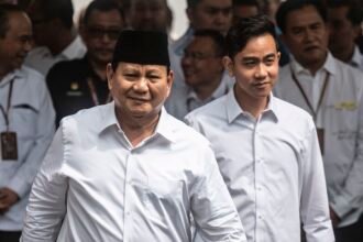 Survei Poltracking : 72,2% Rakyat Puas Kinerja Prabowo - Gibran, Bansos dan MBG Jadi Dongkrak Utama