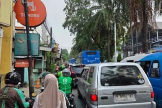 Imbas Tiket Gratis HUT Jakarta, Jalan Menuju Ragunan Macet Parah, Antrean Mengular 1,5 Km