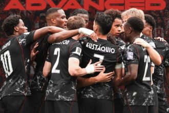 Stephen Eustaquio menjadi pahlawan kemenangan Kanada setelah mencetak gol pada masa injury time yang memastikan kemenangan 1-0 atas Afrika Selatan dan membawa timnya melaju ke babak 16 besar Piala Dunia 2026.