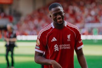 Bek timnas Prancis, Ibrahima Konate, saat memperkuat Liverpool sebelum dikabarkan resmi hijrah ke Real Madrid pada musim panas 2026.
