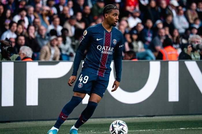 Ibrahim Mbaye mulai menghadapi ketidakpastian di PSG setelah minim menit bermain sepanjang musim, membuka peluang Chelsea untuk kembali memburu tanda tangannya.