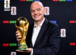 FIFA melonggarkan aturan membawa air minum ke stadion Piala Dunia 2026 setelah mendapat tekanan dan kritik dari suporter terkait faktor kesehatan serta cuaca panas.