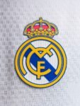 Real Madrid dikabarkan membidik tiga striker berbiaya rendah untuk memperkuat lini depan di era baru Jose Mourinho.