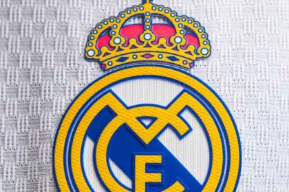 Real Madrid dikabarkan membidik tiga striker berbiaya rendah untuk memperkuat lini depan di era baru Jose Mourinho.