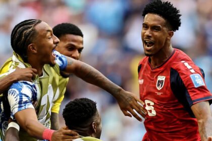 Kevin Pina mencetak gol pertama dalam sejarah Cape Verde di Piala Dunia 2026 melalui tendangan bebas spektakuler sebelum Uruguay membalikkan keadaan dan unggul atas Blue Sharks.