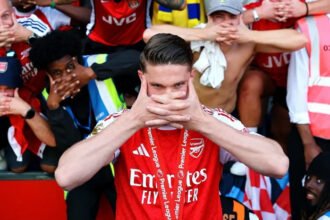 Rumor transfer terbaru Eropa memanas dengan Arsenal, Real Madrid, Manchester United, hingga Juventus yang saling berebut bintang top. Nilai transfer mencapai triliunan rupiah dengan skema swap, kontrak baru, hingga negosiasi blockbuster.