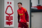 Elliot Anderson menjadi incaran Manchester City dan Manchester United setelah tampil impresif bersama Nottingham Forest.