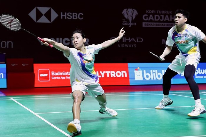 Langkah Marwan/Aisyah terhenti di babak 32 besar Indonesia Open 2026 usai dikalahkan pasangan baru Malaysia Hoo/Lai dalam dua gim langsung di Istora Senayan.