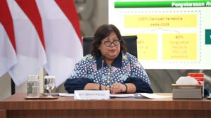 Pemerintah mempercepat penyusunan roadmap nasional pengelolaan sampah untuk mewujudkan target Indonesia bebas persoalan sampah pada 2028 melalui penguatan sistem dari hulu hingga hilir.