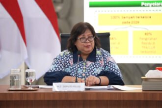 Pemerintah mempercepat penyusunan roadmap nasional pengelolaan sampah untuk mewujudkan target Indonesia bebas persoalan sampah pada 2028 melalui penguatan sistem dari hulu hingga hilir.