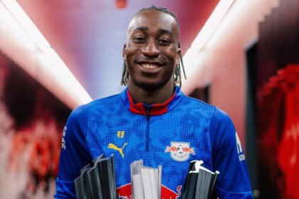 Liverpool dikabarkan mulai bergerak untuk merekrut Yan Diomande senilai Rp2,65 triliun, sementara Curtis Jones dan Cody Gakpo berpotensi meninggalkan Anfield.