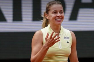 Maja Chwalinska menunjukkan sportivitas tinggi usai kalah dari Mirra Andreeva pada final French Open 2026 dan sukses mencuri perhatian publik tenis dunia.