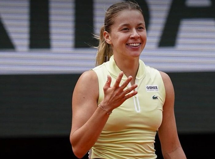 Maja Chwalinska menunjukkan sportivitas tinggi usai kalah dari Mirra Andreeva pada final French Open 2026 dan sukses mencuri perhatian publik tenis dunia.