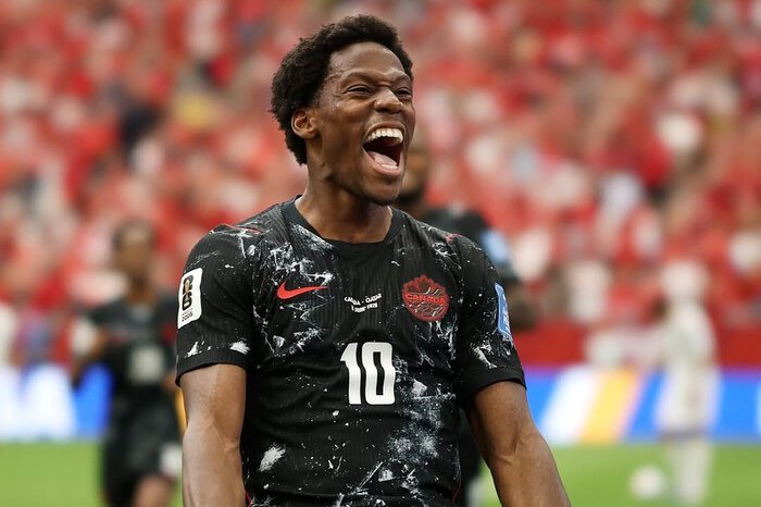 Jonathan David tampil luar biasa dengan mencetak hattrick saat Kanada menghancurkan Qatar 6-0 dan meraih kemenangan pertama sepanjang sejarah mereka di Piala Dunia.