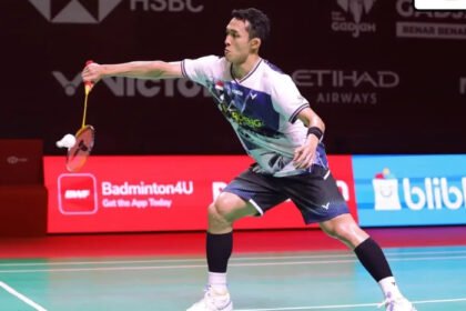 Jonatan Christie memastikan langkah ke perempat final Indonesia Open 2026 setelah mengalahkan Alwi Farhan dalam duel sesama wakil Indonesia.