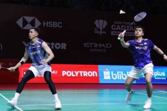Muhammad Rian Ardianto dan Rahmat Hidayat harus mengakhiri perjuangan lebih awal di Indonesia Open 2026 setelah dikalahkan unggulan kedelapan asal Jepang, Takuro Hoki/Yugo Kobayashi, dalam dua gim langsung di Istora Senayan.