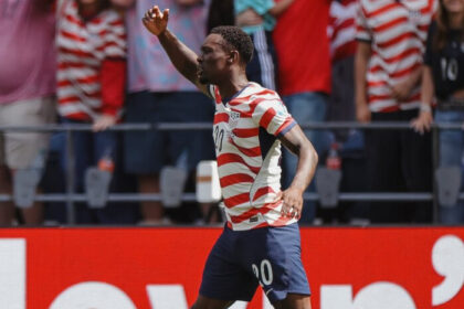 Folarin Balogun terus mencuri perhatian di Piala Dunia 2026 setelah tampil tajam bersama Amerika Serikat dan kini masuk radar sejumlah klub elite Premier League.