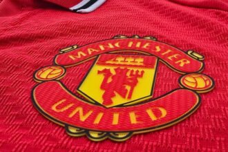 Manchester United dan Real Madrid menjadi dua klub paling agresif dalam perburuan pemain pada bursa transfer musim panas dengan menyiapkan dana triliunan rupiah untuk memperkuat skuad.