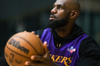 Golden State Warriors resmi mempertahankan Kristaps Porzingis dengan kontrak baru senilai sekitar Rp648 miliar sehingga peluang merekrut LeBron James kini semakin kecil.
