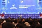 Presiden Prabowo Subianto saat membuka Munas HIPMI di Lampung, menegaskan pentingnya menjaga hubungan baik dengan seluruh negara demi memperjuangkan kepentingan rakyat Indonesia.