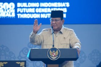 Presiden Prabowo Subianto menyampaikan apresiasi kepada para petugas Program Makan Bergizi Gratis yang bertugas hingga ke daerah terpencil saat Konsolidasi Nasional MBG di Bogor.