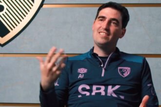 Liverpool resmi memasuki era baru dengan menunjuk Andoni Iraola sebagai pelatih kepala, membawa harapan besar untuk kebangkitan The Reds di kompetisi domestik dan Eropa.