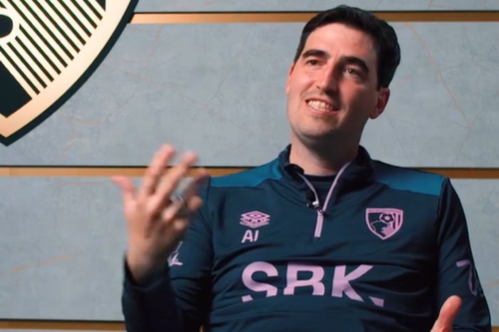 Liverpool resmi memasuki era baru dengan menunjuk Andoni Iraola sebagai pelatih kepala, membawa harapan besar untuk kebangkitan The Reds di kompetisi domestik dan Eropa.