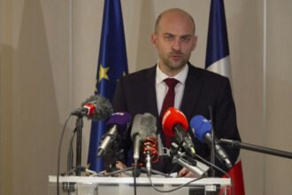 Prancis menginisiasi pertemuan masyarakat sipil Israel dan Palestina di Paris sebagai bagian dari upaya memperkuat solusi dua negara dan mempercepat agenda perdamaian Timur Tengah.