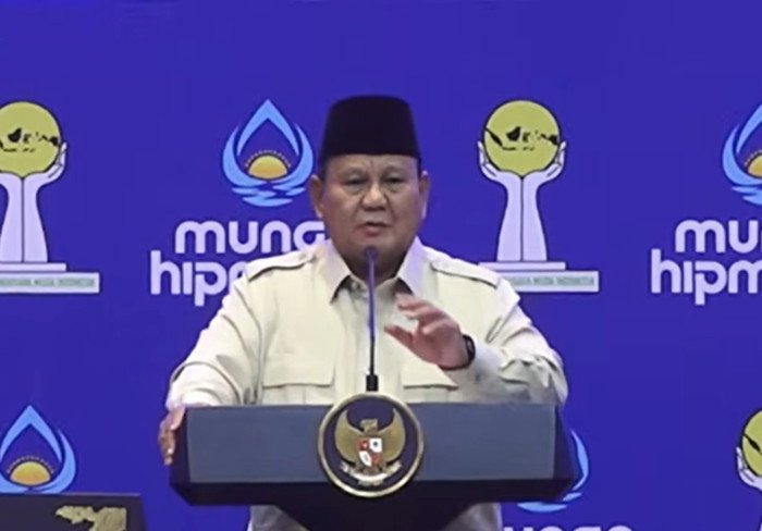 Presiden Prabowo Subianto menegaskan komitmennya mendukung produk dalam negeri dengan menggunakan kendaraan taktis Maung sebagai kendaraan resmi dalam aktivitas kenegaraan.