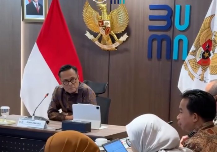 Kepala BP BUMN sekaligus COO Danantara, Dony Oskaria,menegaskan transformasi besar-besaran BUMN melalui Danantara diyakini mampu meningkatkan laba perusahaan negara sekaligus memperbesar kontribusi terhadap penerimaan negara hingga ratusan triliun rupiah setiap tahun.