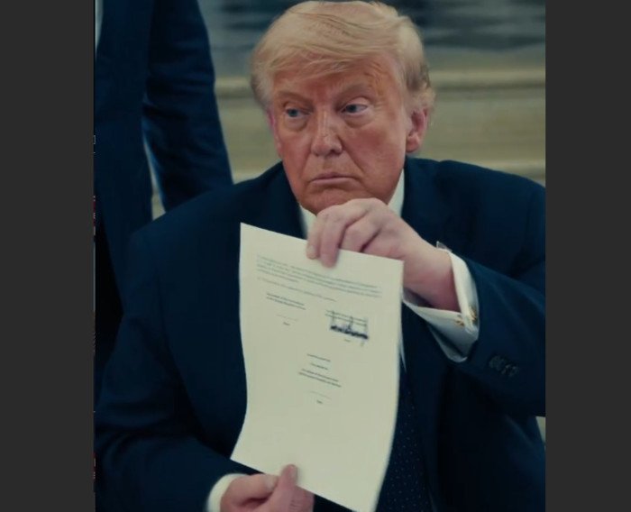 Skema dana rekonstruksi Iran senilai Rp4.800 triliun dalam kesepakatan Trump memicu perdebatan global soal sumber pendanaan dan kepentingan geopolitik.