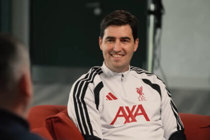 Victor Munoz resmi memperkuat Liverpool dan diproyeksikan menjadi senjata baru dalam skema intensitas tinggi Andoni Iraola pada musim 2026/2027.