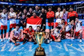 Timnas voli putra Indonesia merayakan gelar juara AVC Men's Cup 2026 setelah mengalahkan Korea Selatan tiga set langsung pada partai final di Ahmedabad, India.