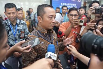 Presiden Prabowo Subianto mengarahkan penambahan anggaran riset nasional hingga Rp4 triliun guna memperkuat ekosistem penelitian yang terintegrasi dan menghasilkan inovasi yang berdampak langsung bagi masyarakat.