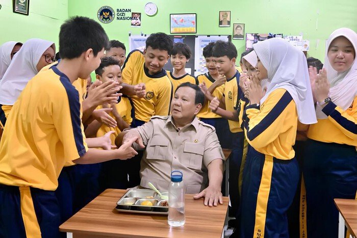 Muhammad Qodari menegaskan Program Makan Bergizi Gratis (MBG) tidak dapat dihentikan karena merupakan bagian dari mandat rakyat kepada Presiden Prabowo Subianto.
