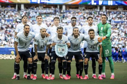 Sebanyak 16 negara dipastikan tersingkir setelah fase grup Piala Dunia 2026 berakhir, dengan Uruguay menjadi salah satu kejutan terbesar.