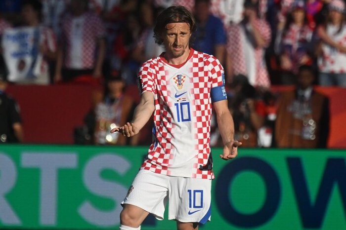 Luka Modric kembali mencetak sejarah dengan menjadi pemain tertua yang membukukan assist di Piala Dunia sekaligus membawa Kroasia melaju ke babak gugur untuk ketiga kalinya secara beruntun.