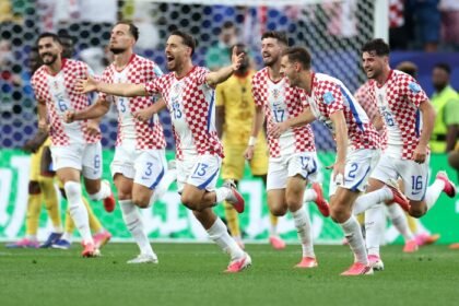 Nikola Vlasic menjadi pahlawan Kroasia setelah mencetak gol kemenangan pada menit-menit akhir untuk memastikan Vatreni menaklukkan Ghana 2-1 dan melaju ke babak 32 besar Piala Dunia 2026.