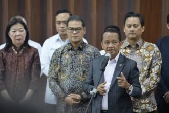 Pemerintah menetapkan harga LNG industri menjadi USD 13 per MMBTU atas arahan Presiden Prabowo Subianto untuk meningkatkan daya saing industri, menekan biaya produksi, serta menjaga stabilitas investasi dan lapangan kerja di Indonesia.