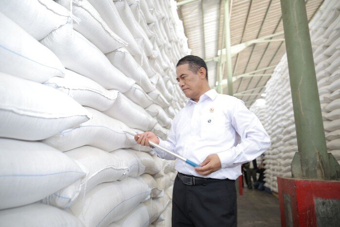 Produksi beras Indonesia mencetak rekor baru 2026 saat produksi global justru mengalami penurunan signifikan menurut laporan FAO.