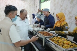Polemik BGN memanas, dugaan jual beli dapur MBG kini diaudit, sementara pemerintah pastikan program tetap berjalan tanpa gangguan.