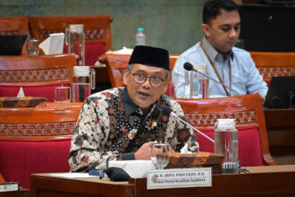Anggota Komisi X DPR RI Abdul Fikri Faqih menilai usulan gaji guru Rp30 juta per bulan sebagai gagasan positif untuk meningkatkan kualitas pendidikan, namun perlu kajian teknis dan kesiapan anggaran yang matang.