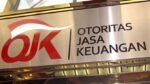 OJK menempatkan delapan penyelenggara pinjaman daring dalam pengawasan khusus akibat persoalan permodalan dan tingginya risiko kredit bermasalah.