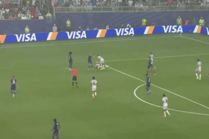 FIFA membuat keputusan tak biasa dengan menghapus jeda hidrasi babak kedua dalam laga Prancis vs Irak di Piala Dunia 2026 setelah pertandingan tertunda lebih dari dua jam akibat hujan deras dan ancaman petir.